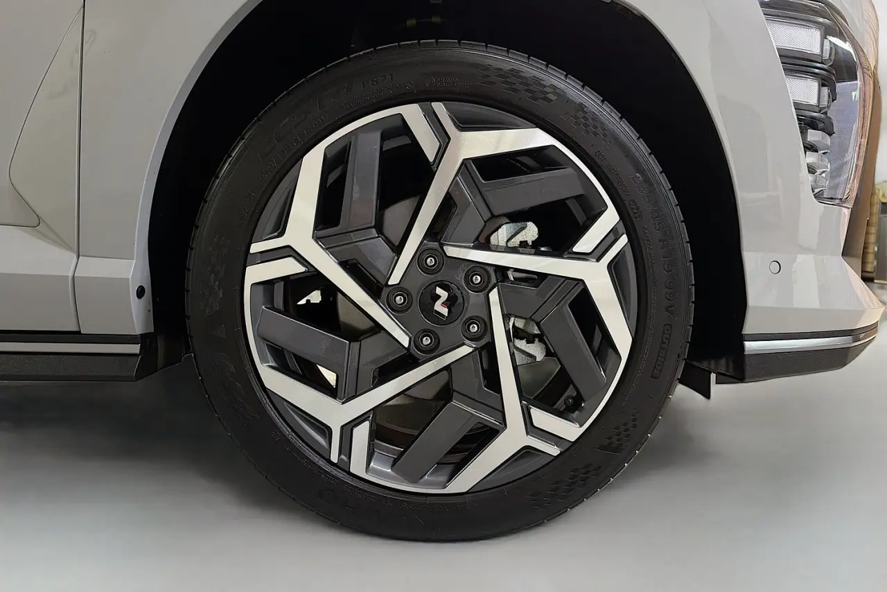 2025 Hyundai Kona Gallery Image 30