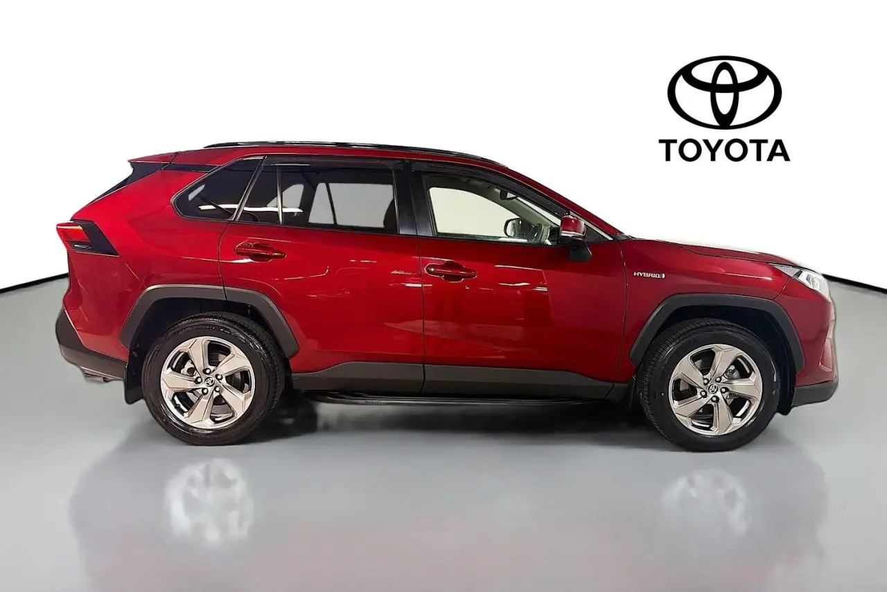 2019 Toyota RAV4 Gallery Image 11