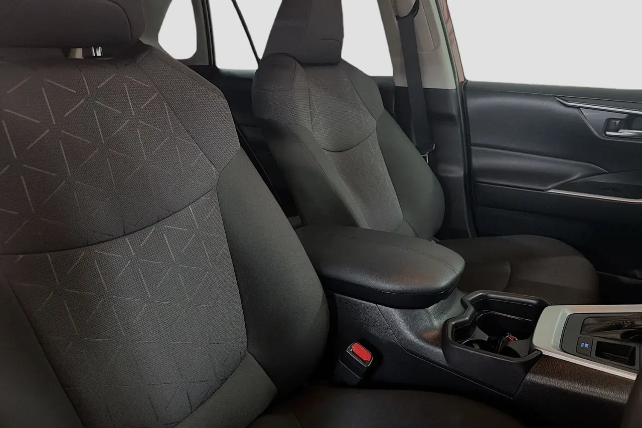 2019 Toyota RAV4 Gallery Image 13