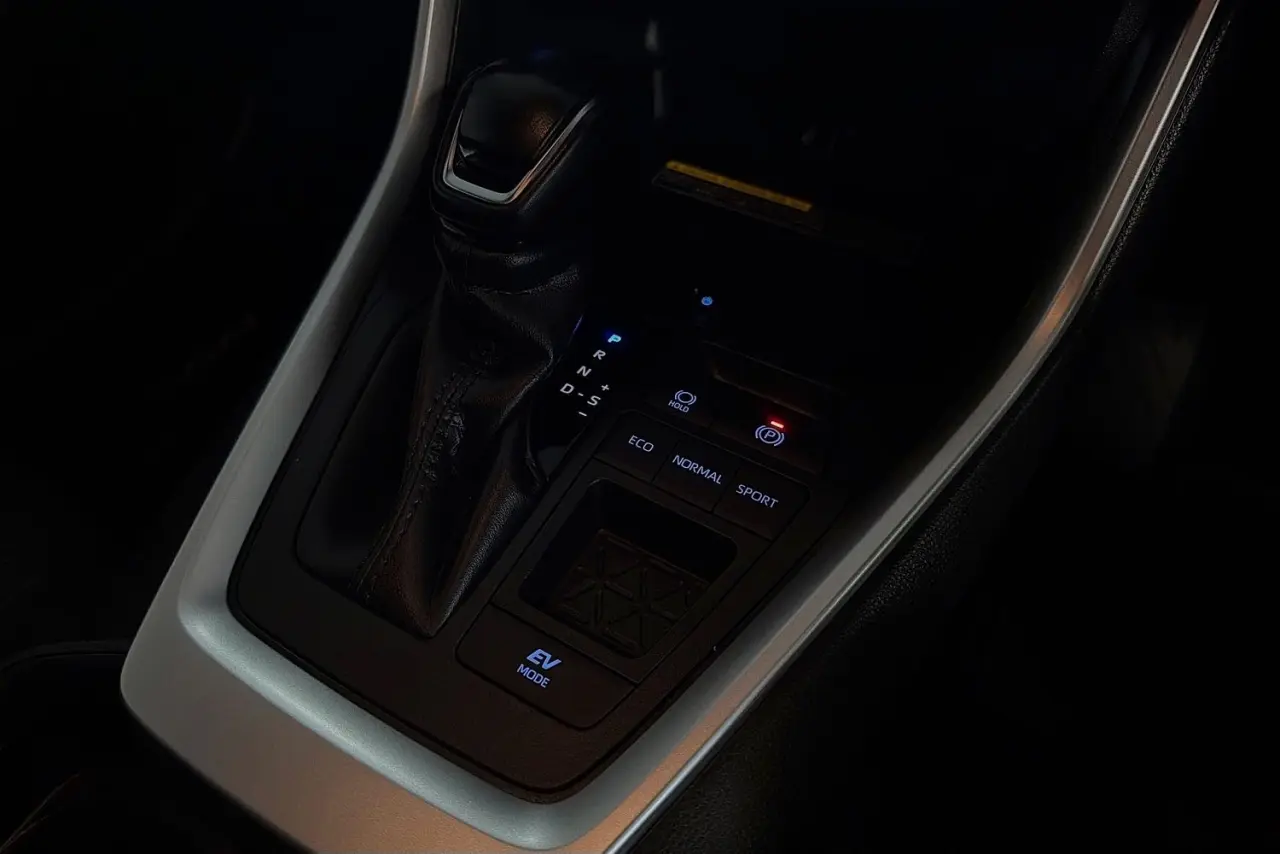 2019 Toyota RAV4 Gallery Image 18