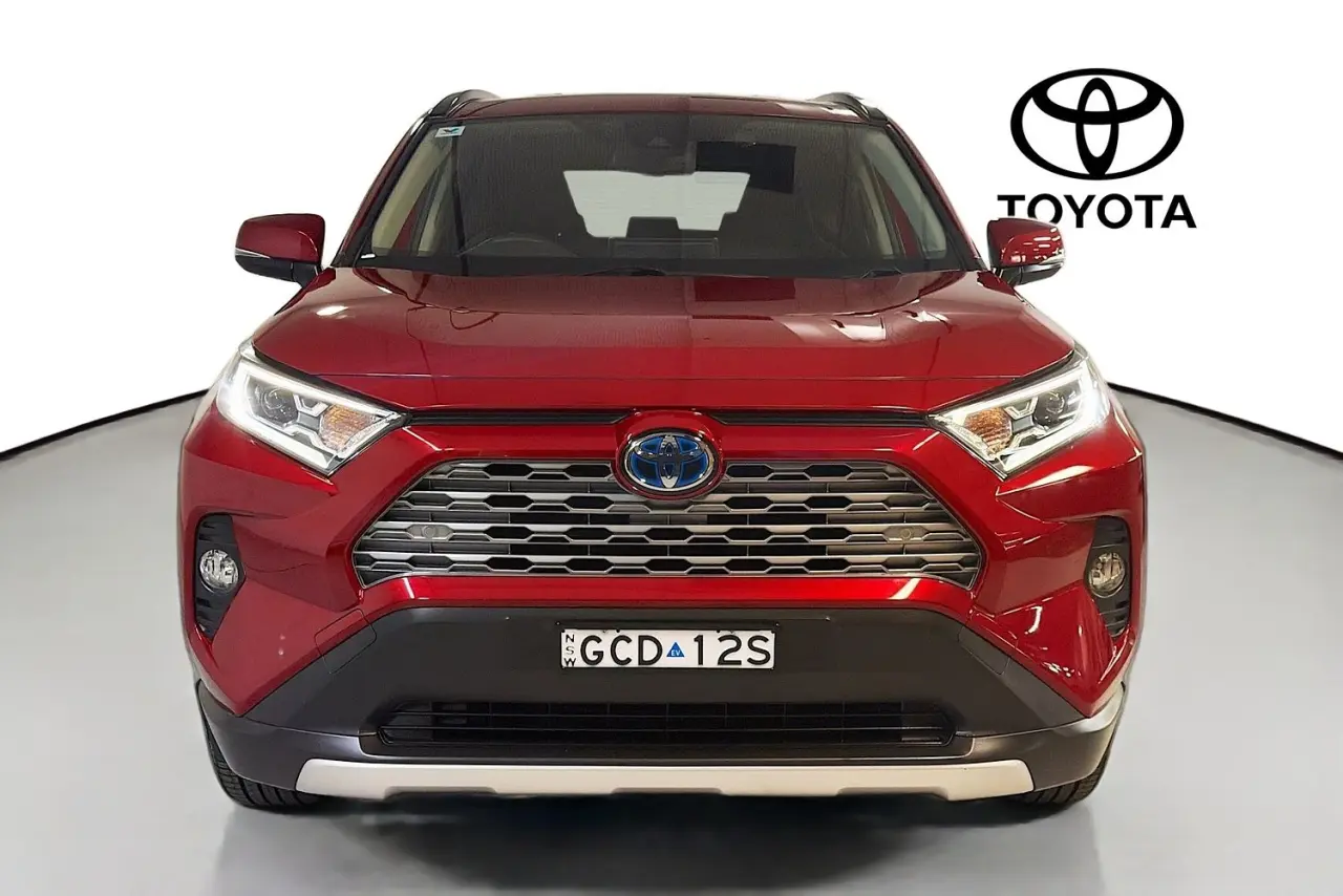 2019 Toyota RAV4 Gallery Image 2