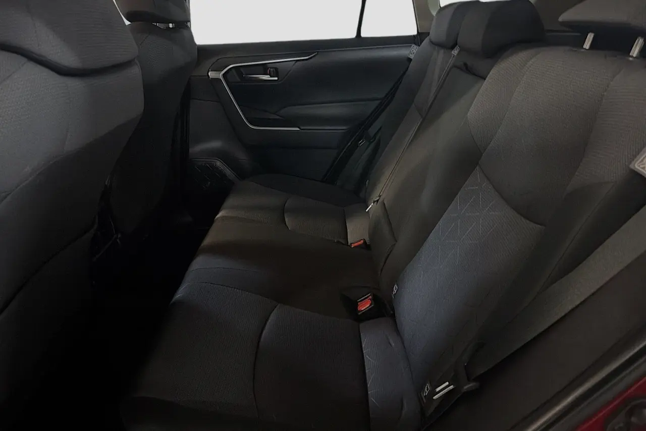 2019 Toyota RAV4 Gallery Image 26