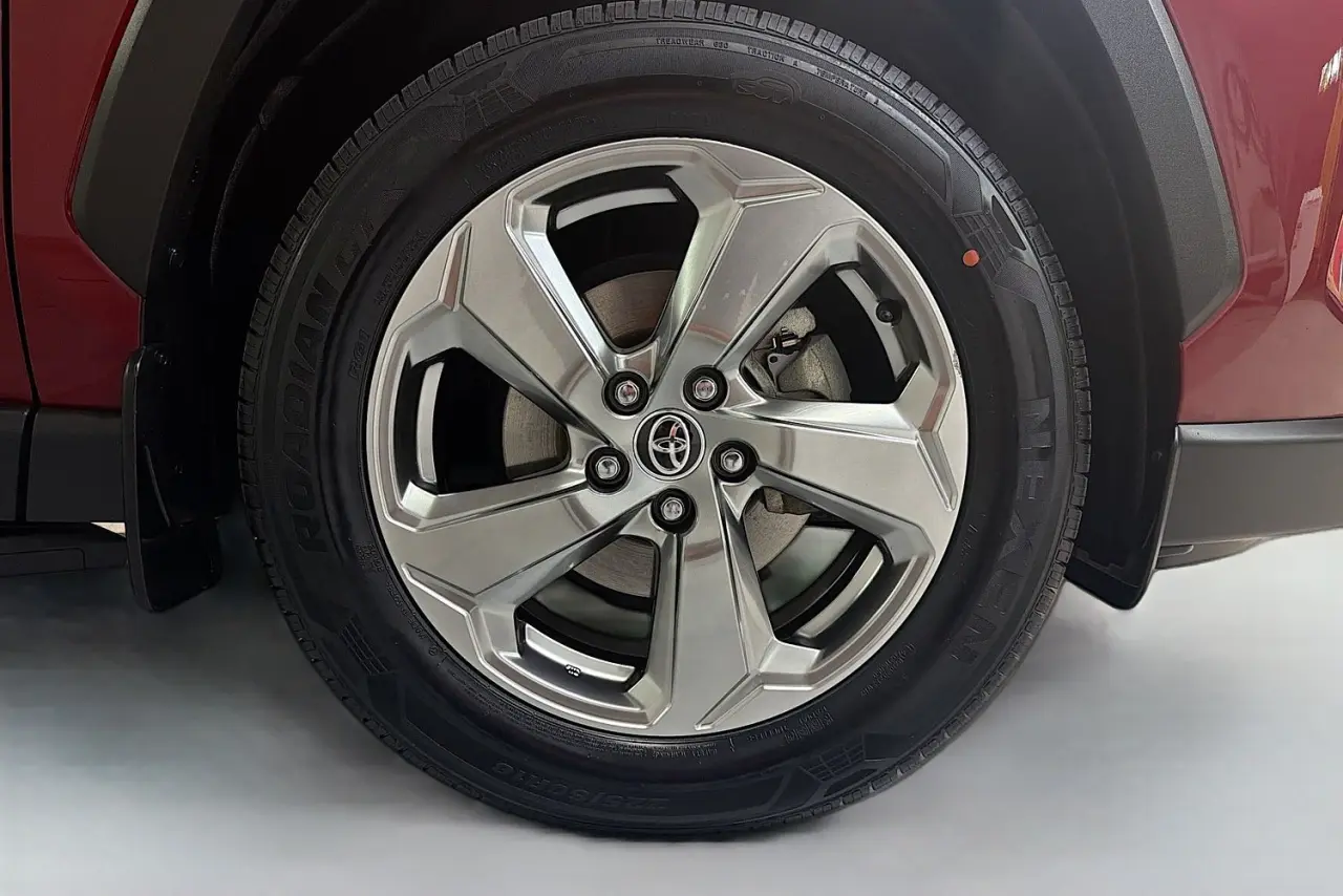 2019 Toyota RAV4 Gallery Image 28