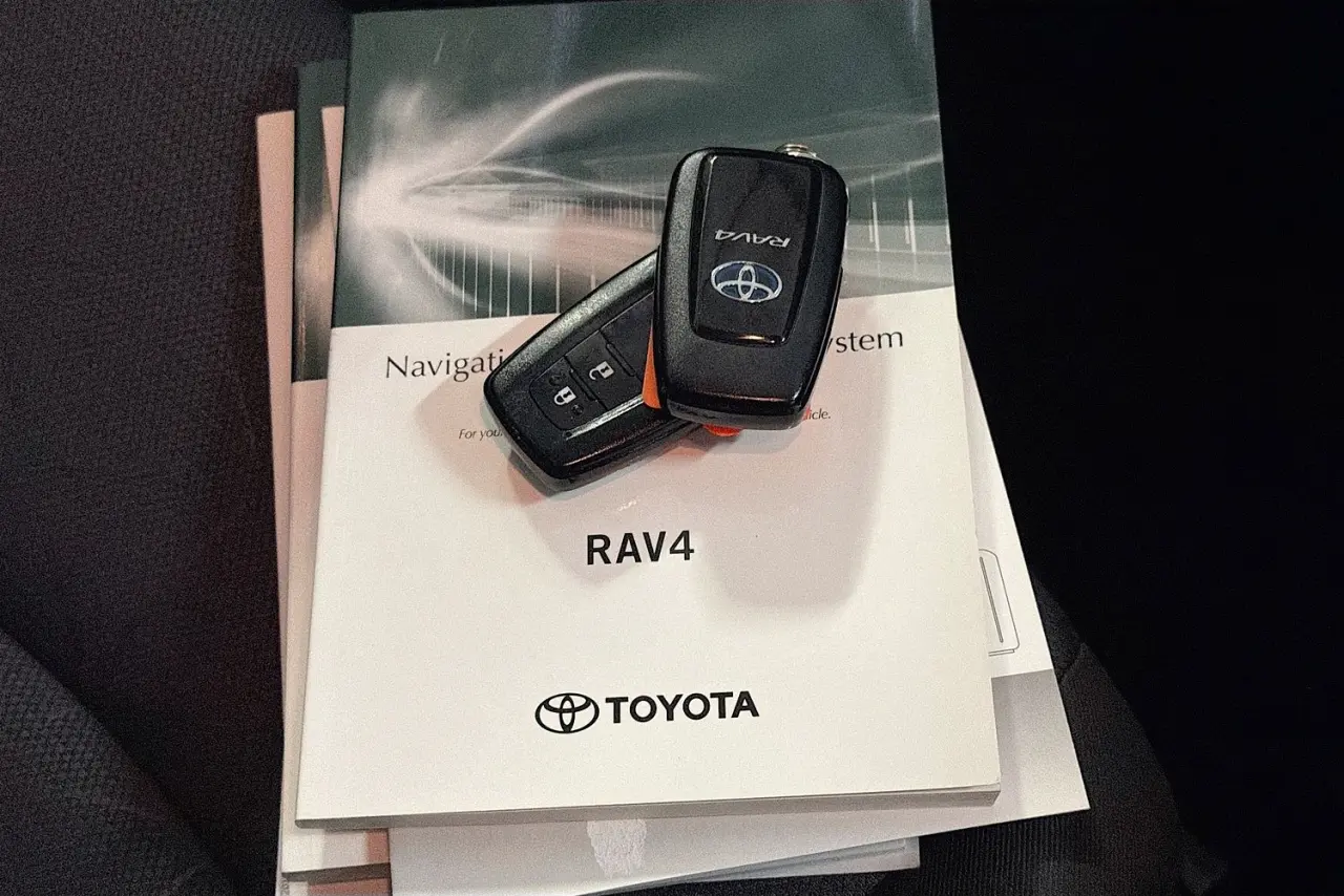 2019 Toyota RAV4 Gallery Image 30