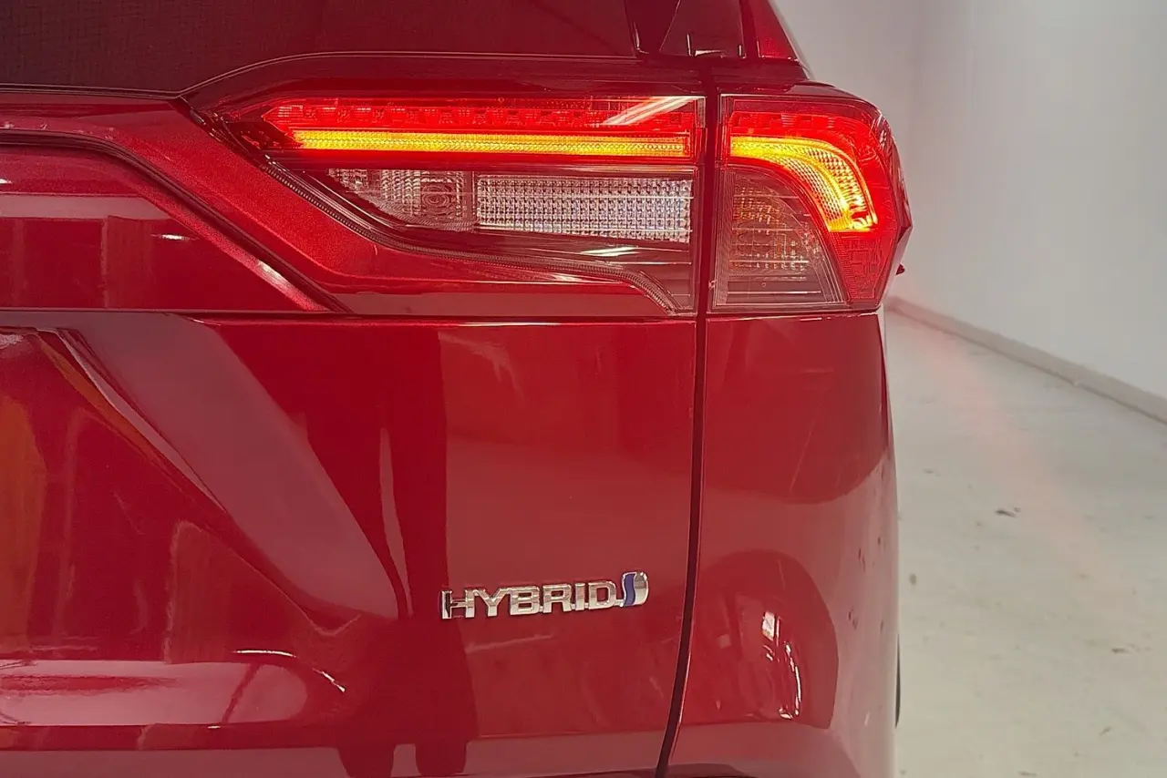 2019 Toyota RAV4 Gallery Image 9
