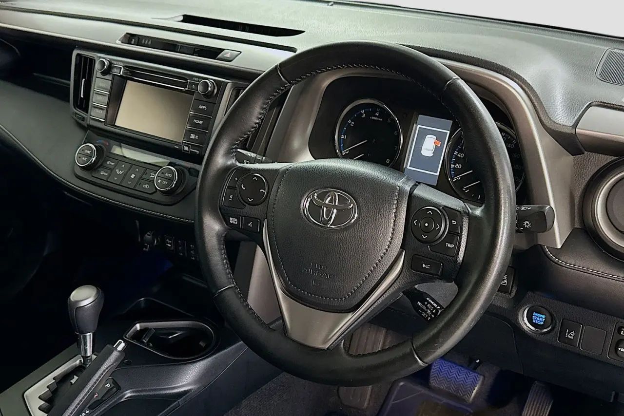 2017 Toyota RAV4 Gallery Image 14