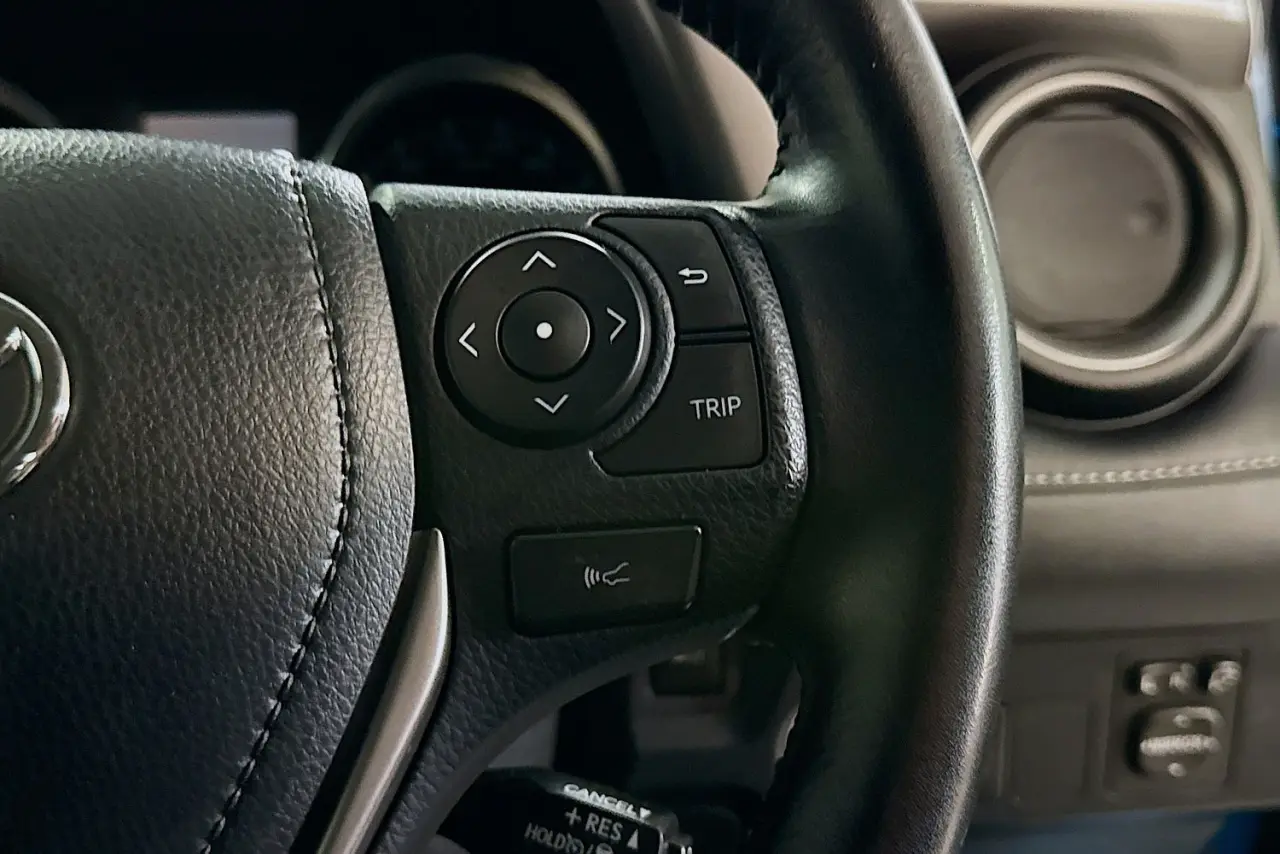 2017 Toyota RAV4 Gallery Image 20