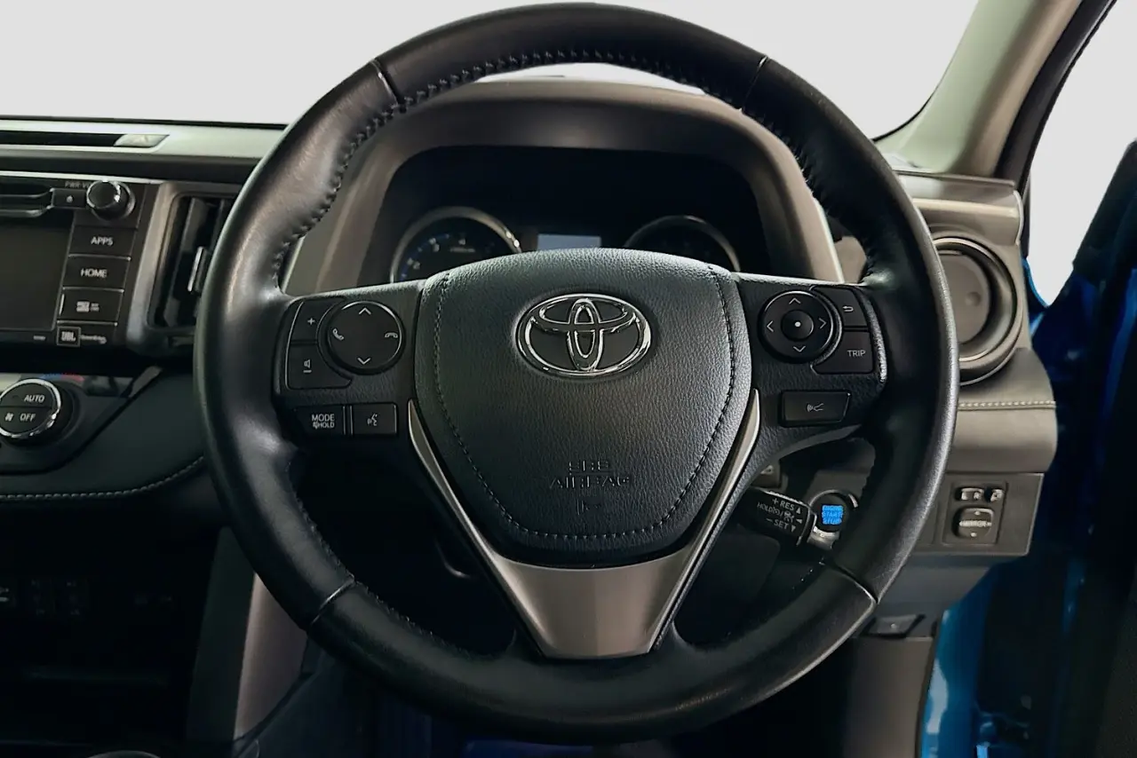 2017 Toyota RAV4 Gallery Image 21