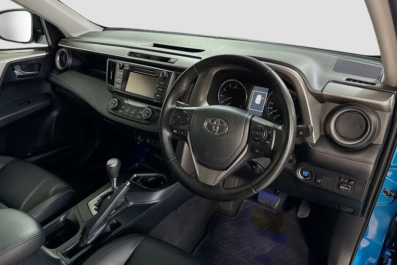 2017 Toyota RAV4 Gallery Image 23