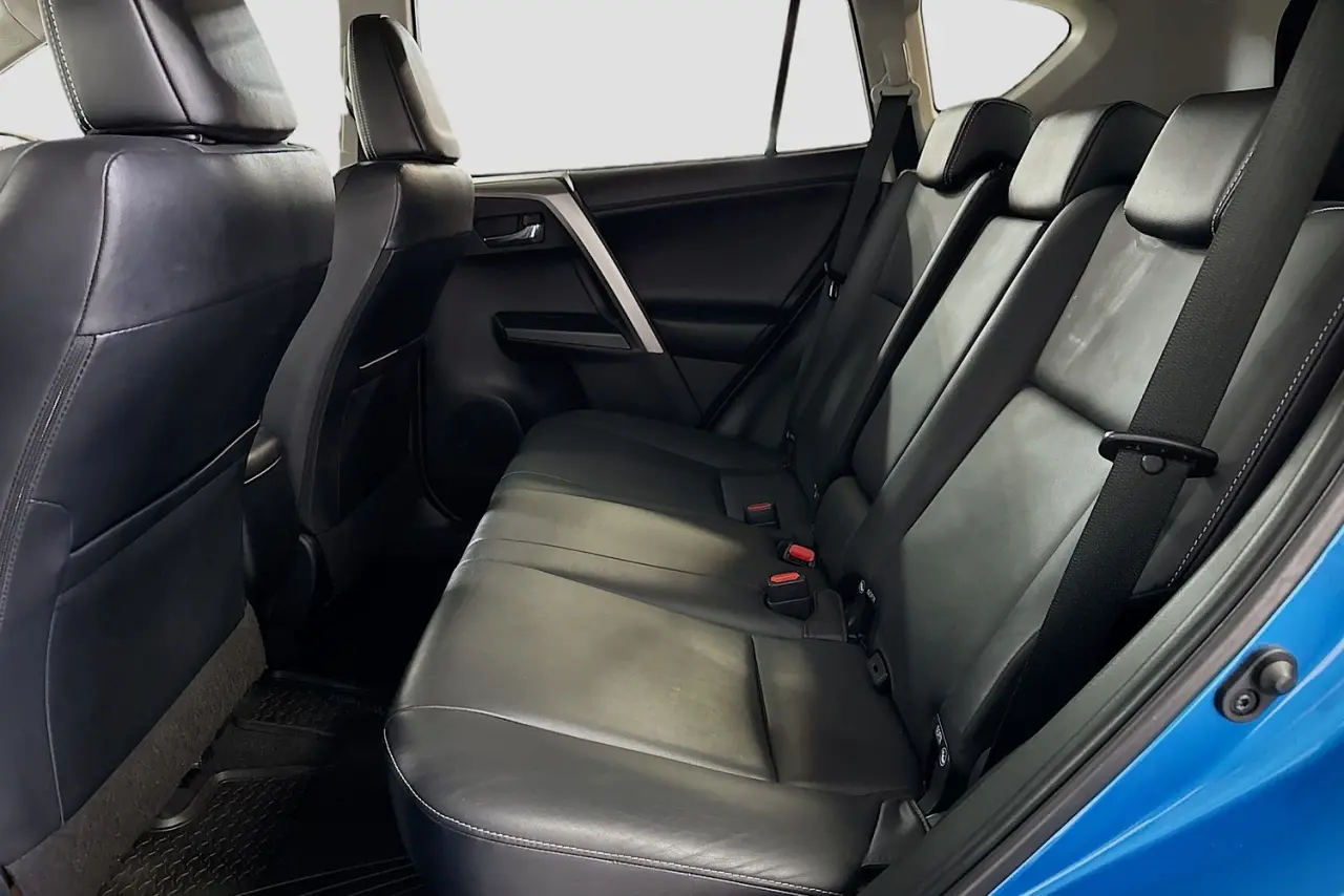 2017 Toyota RAV4 Gallery Image 26