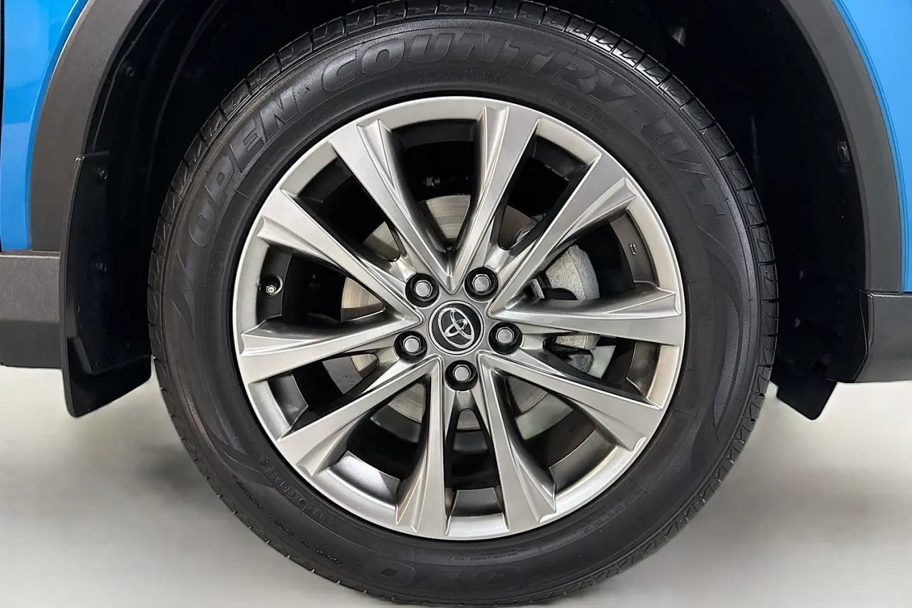 2017 Toyota RAV4 Gallery Image 28