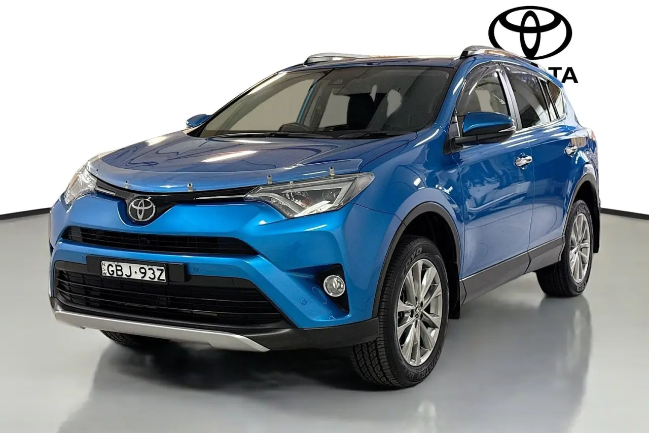 2017 Toyota RAV4 Gallery Image 4