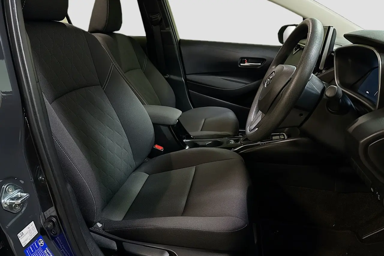 2025 Toyota Corolla Gallery Image 13