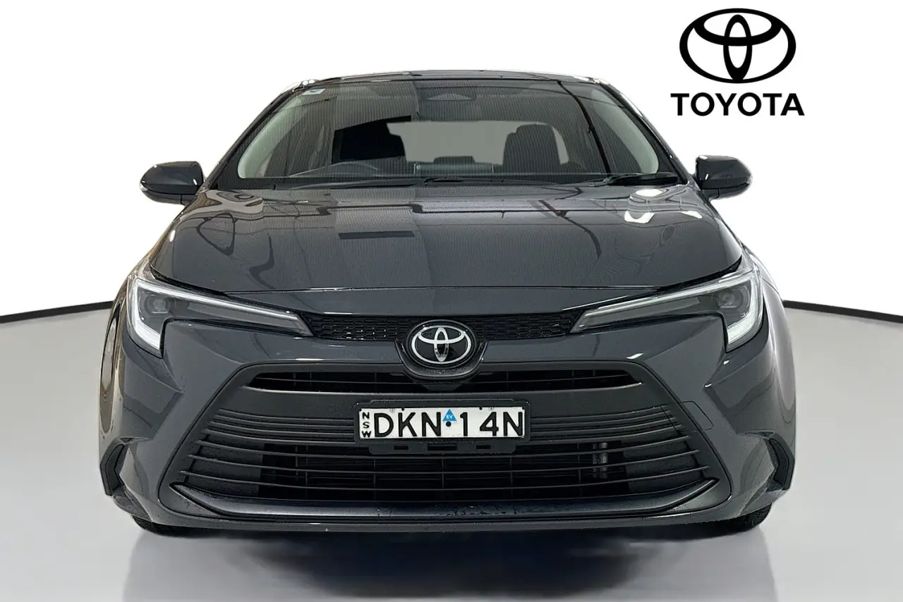 2025 Toyota Corolla Gallery Image 2