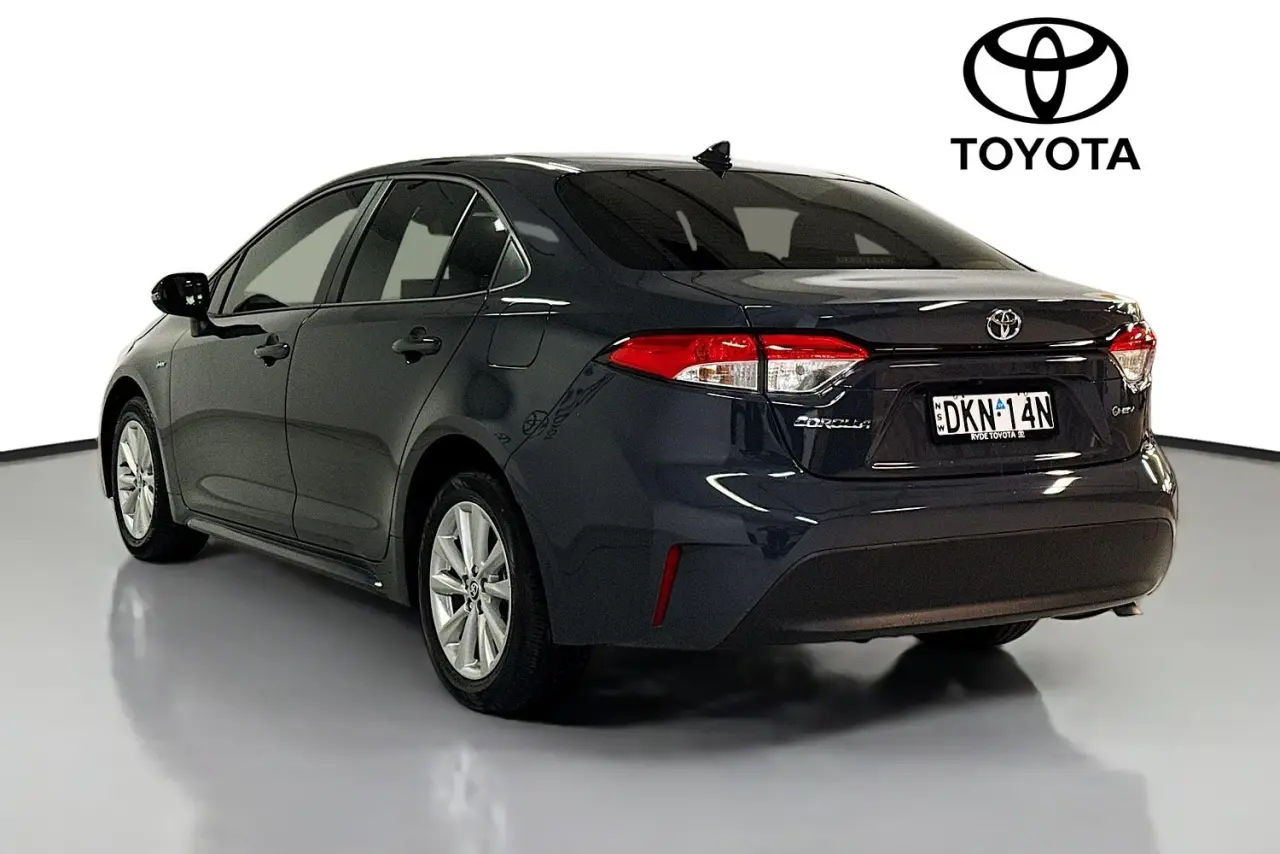 2025 Toyota Corolla Gallery Image 6