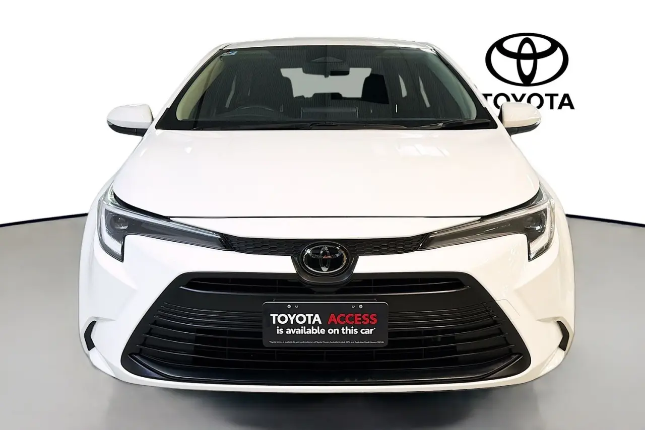 2025 Toyota Corolla Gallery Image 2