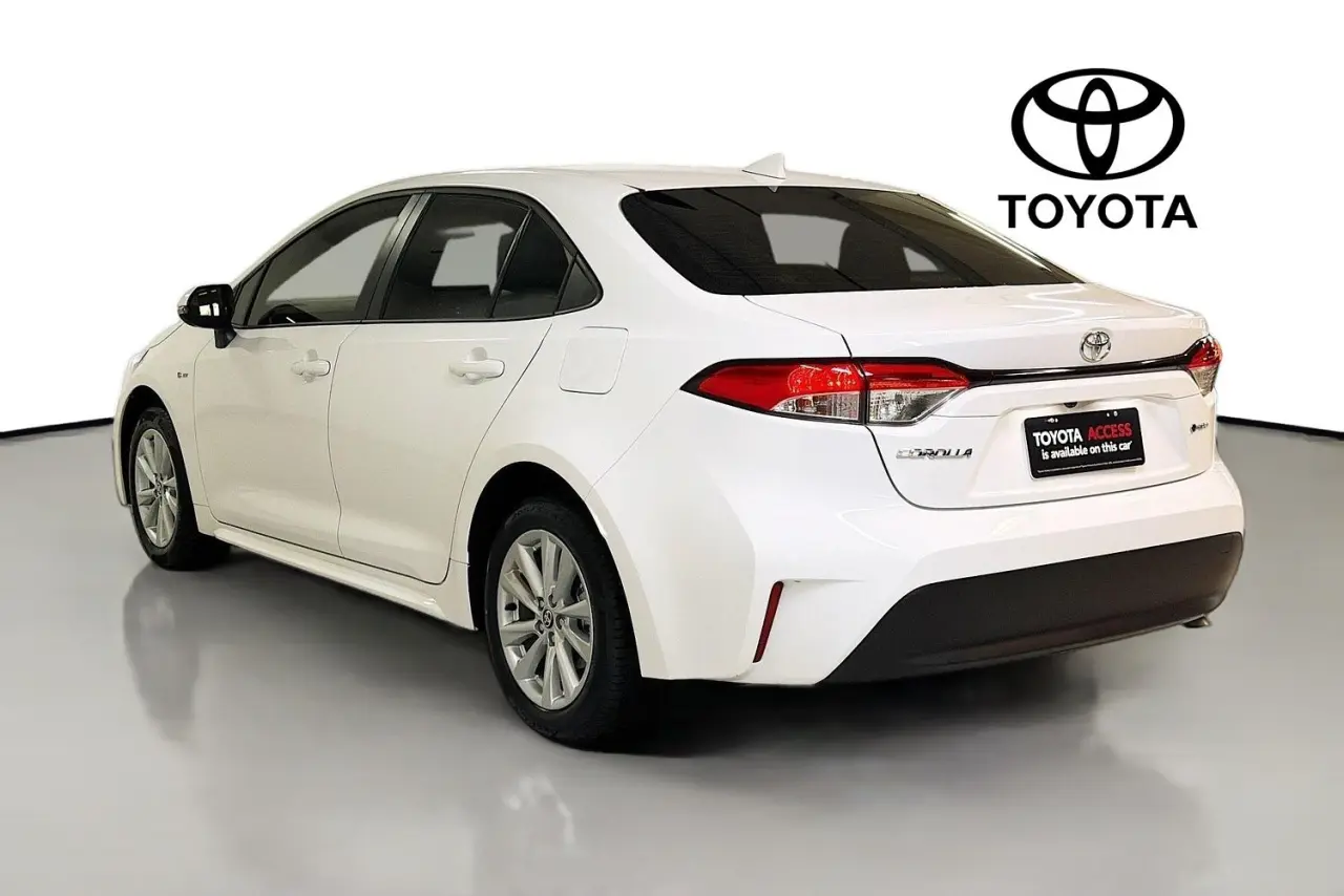 2025 Toyota Corolla Gallery Image 6