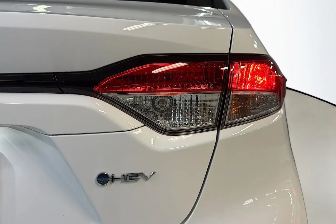 2025 Toyota Corolla Gallery Image 9