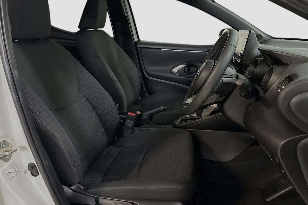 2021 Toyota Yaris Gallery Image 13