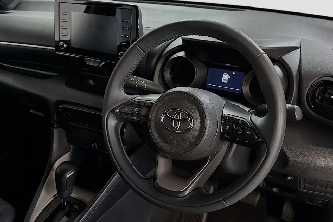 2021 Toyota Yaris Gallery Image 14