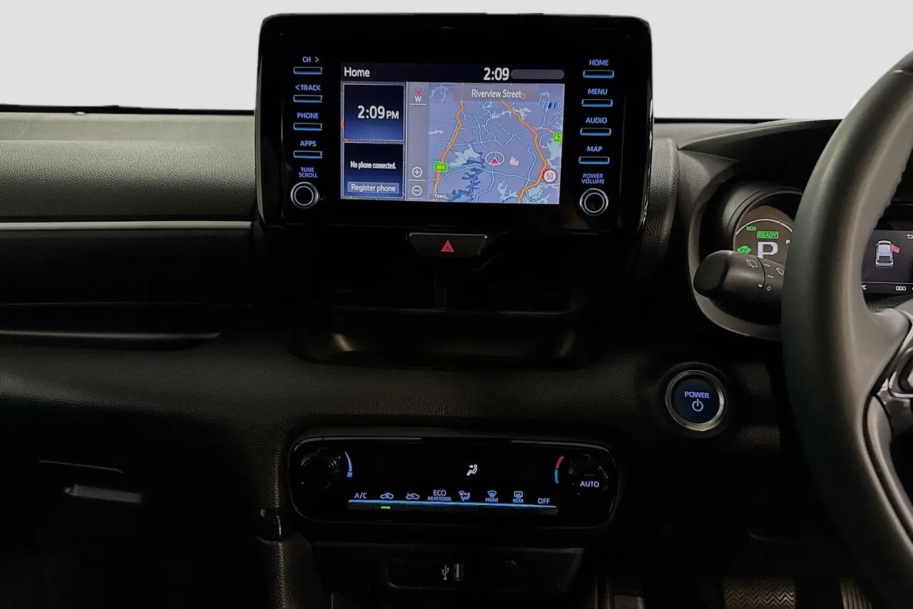 2021 Toyota Yaris Gallery Image 15