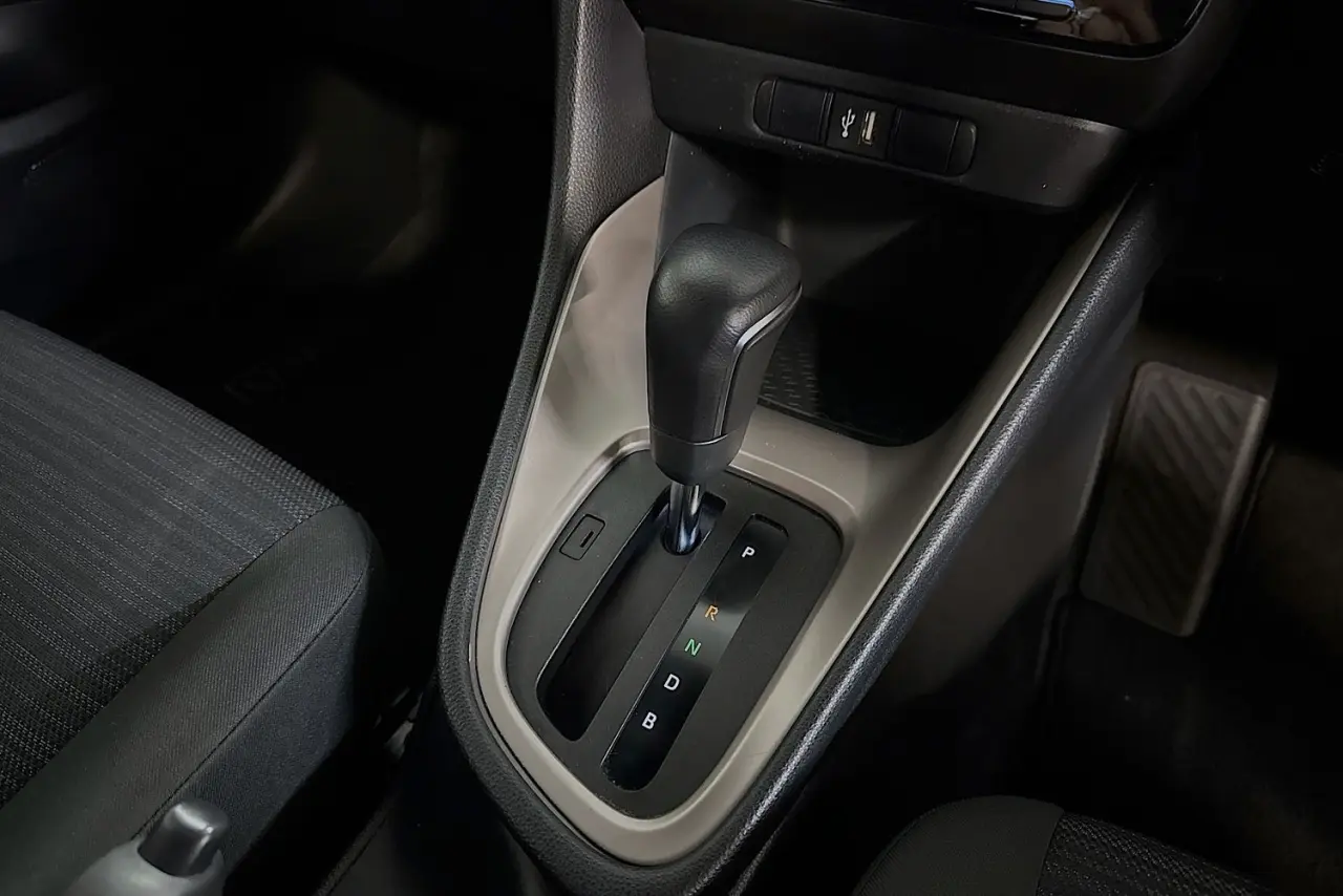 2021 Toyota Yaris Gallery Image 18