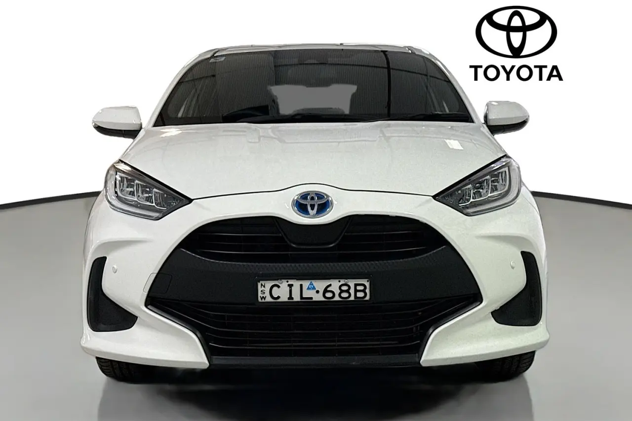 2021 Toyota Yaris Gallery Image 2
