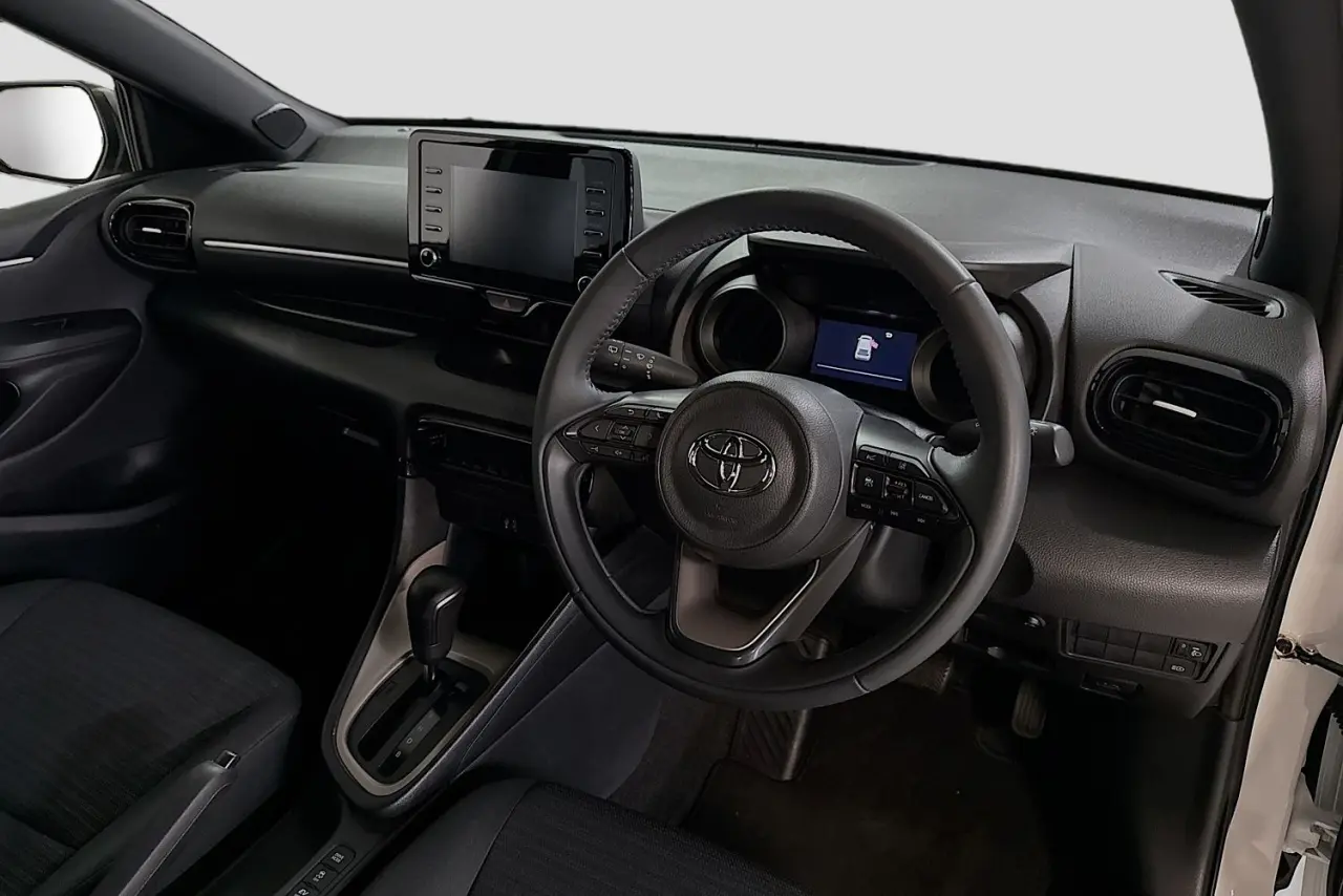 2021 Toyota Yaris Gallery Image 23