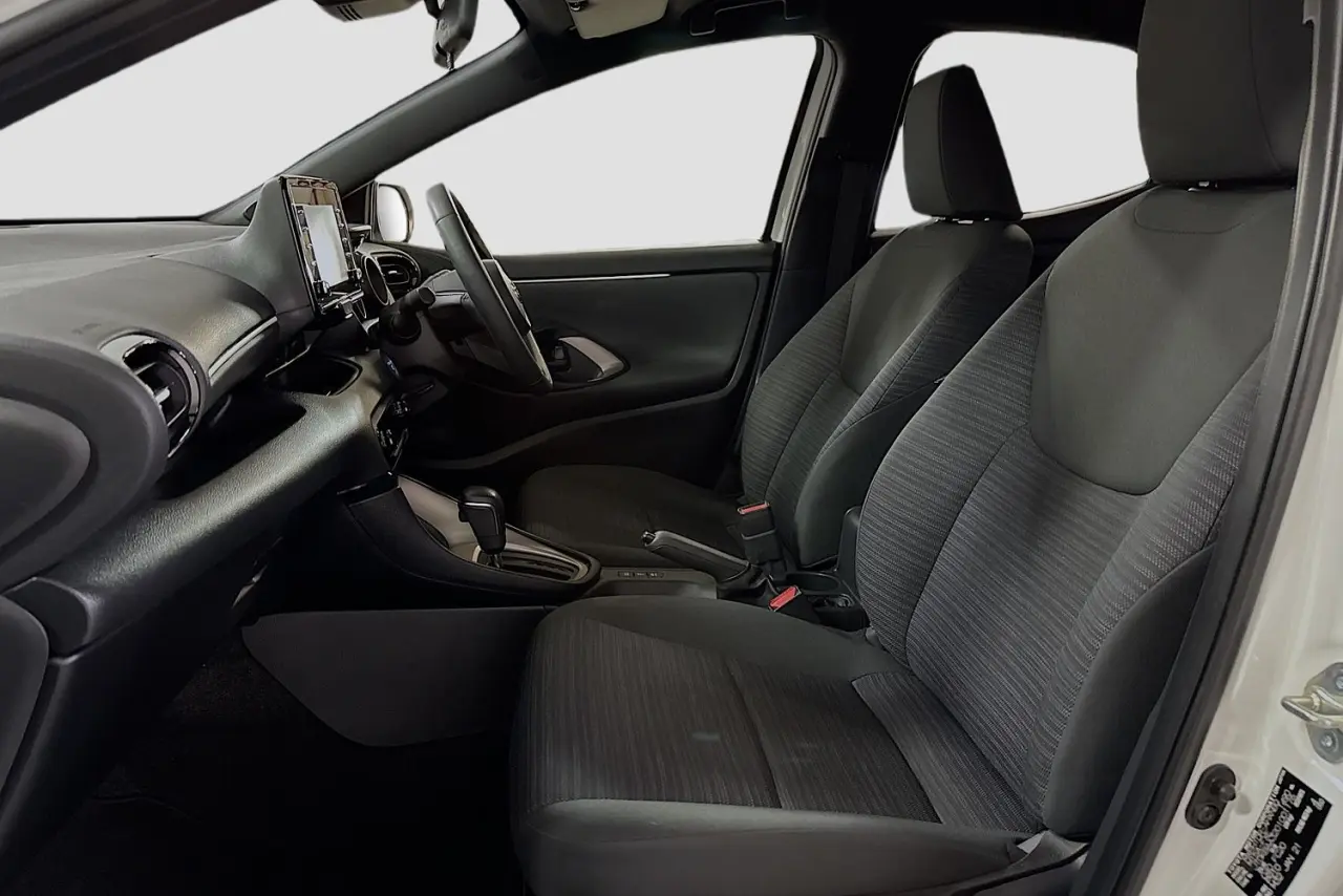 2021 Toyota Yaris Gallery Image 25