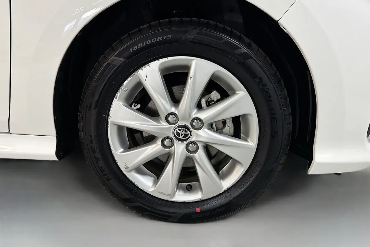 2021 Toyota Yaris Gallery Image 28