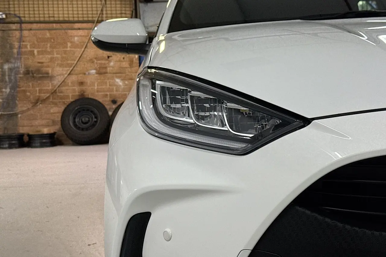 2021 Toyota Yaris Gallery Image 3
