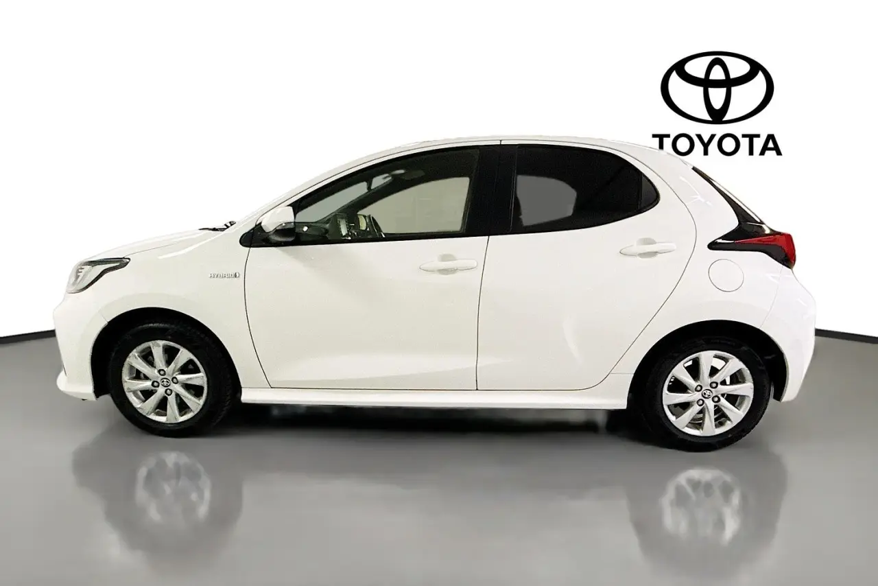 2021 Toyota Yaris Gallery Image 5