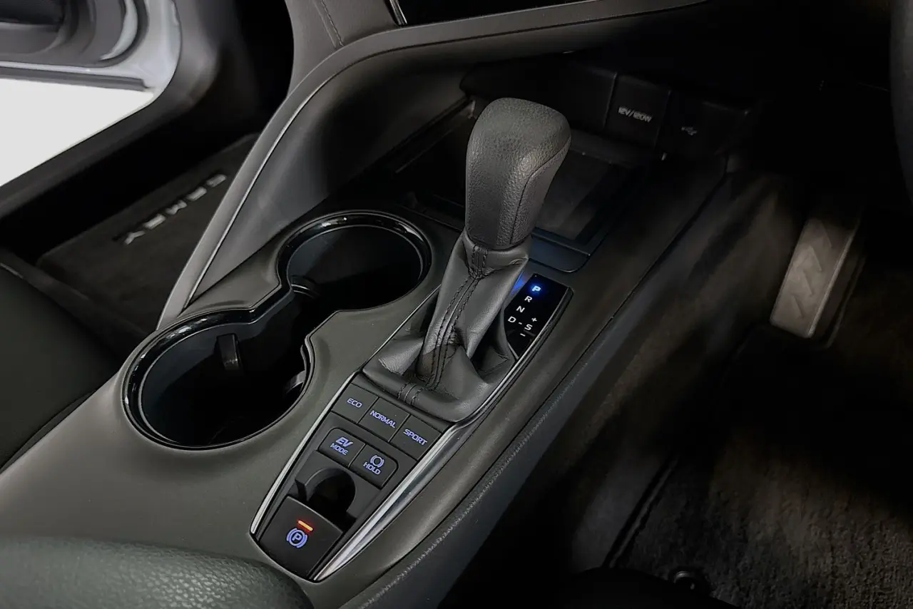2023 Toyota Camry Gallery Image 17