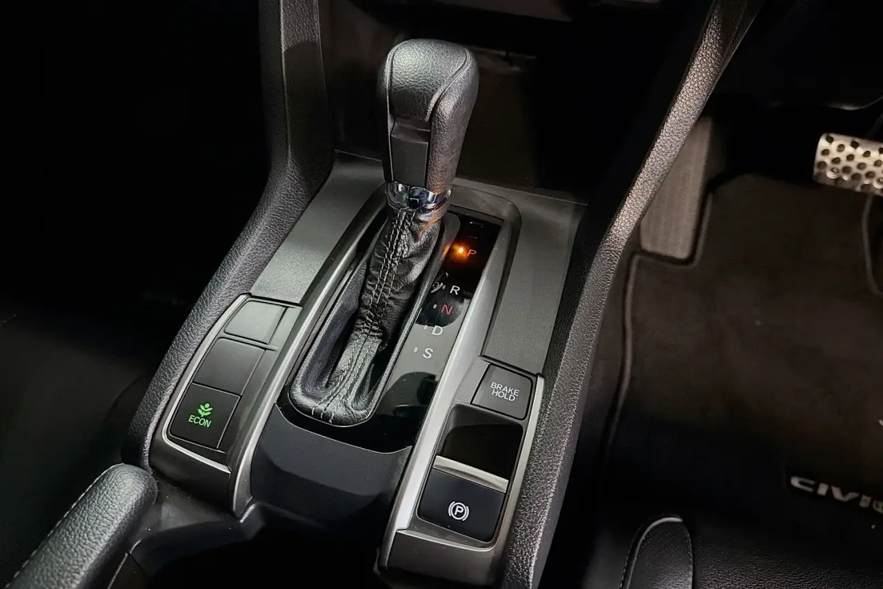 2019 Honda Civic Gallery Image 18