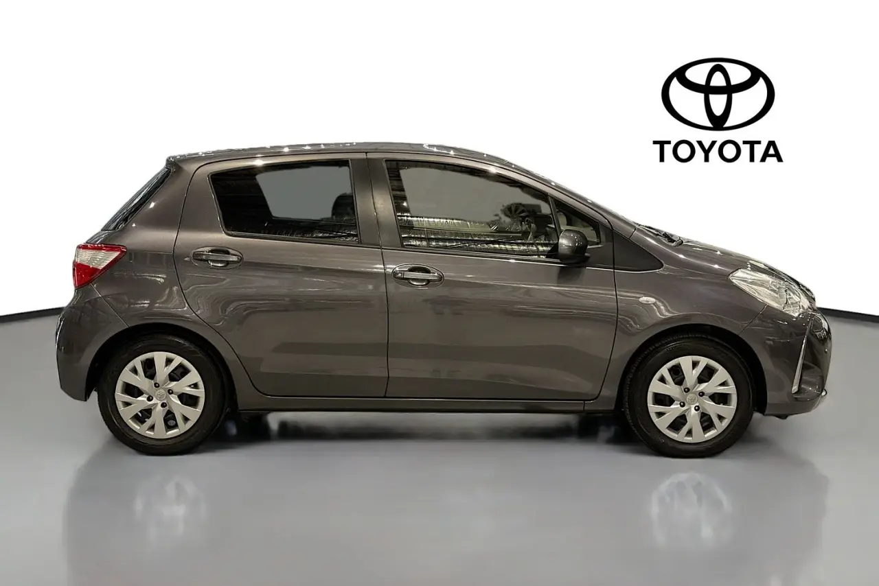 2020 Toyota Yaris Gallery Image 11