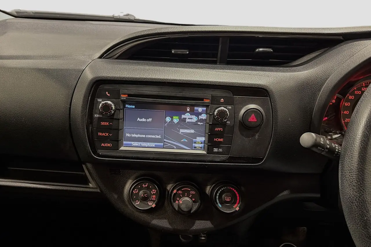 2020 Toyota Yaris Gallery Image 15