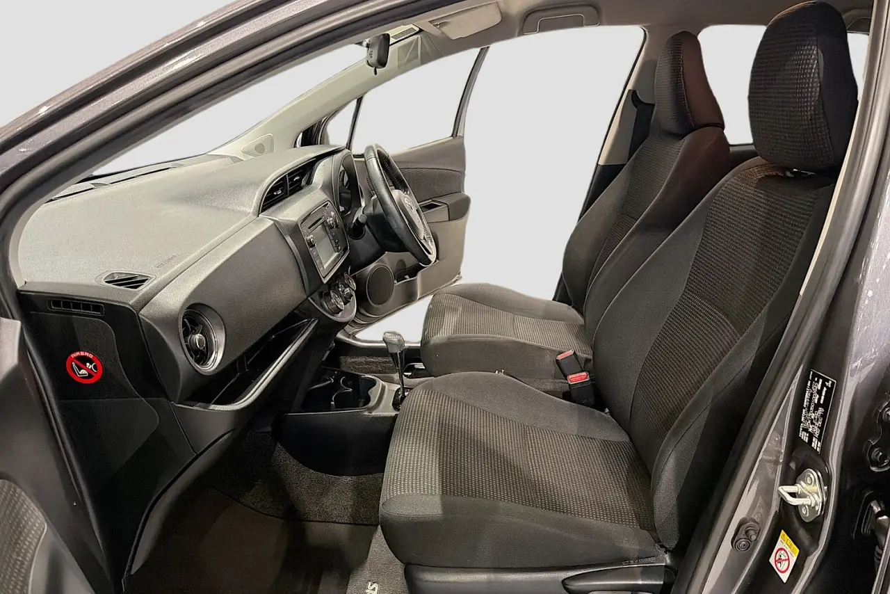 2020 Toyota Yaris Gallery Image 25