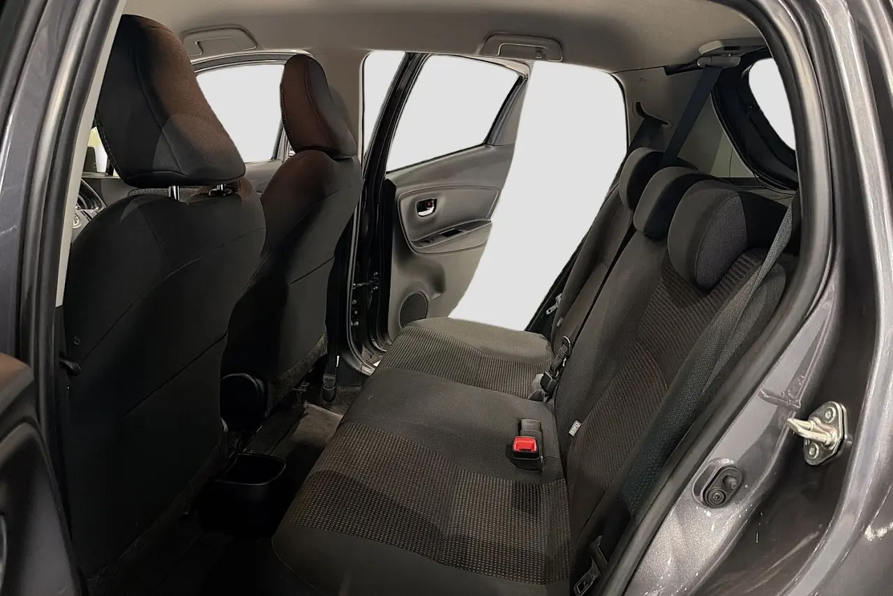 2020 Toyota Yaris Gallery Image 26