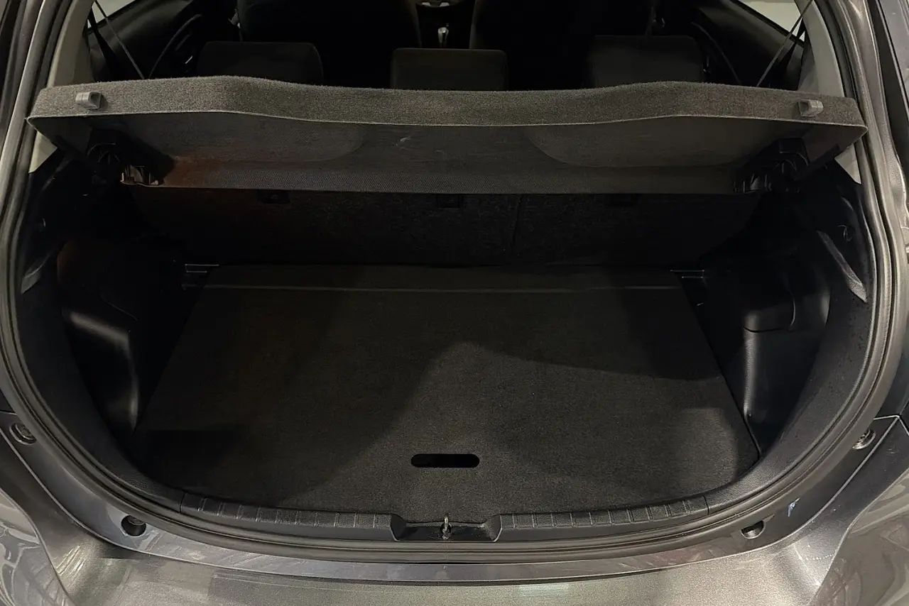 2020 Toyota Yaris Gallery Image 27