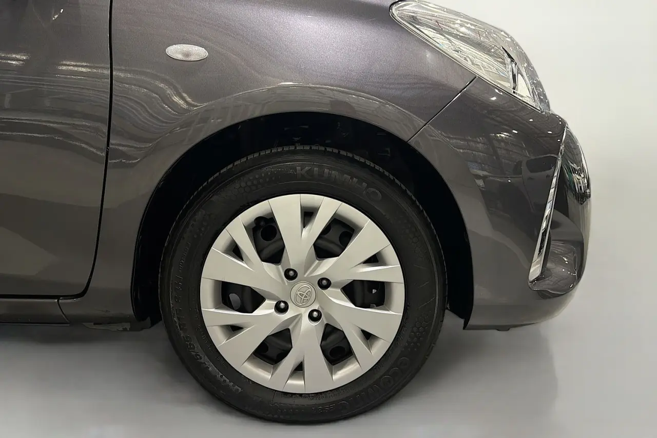 2020 Toyota Yaris Gallery Image 28