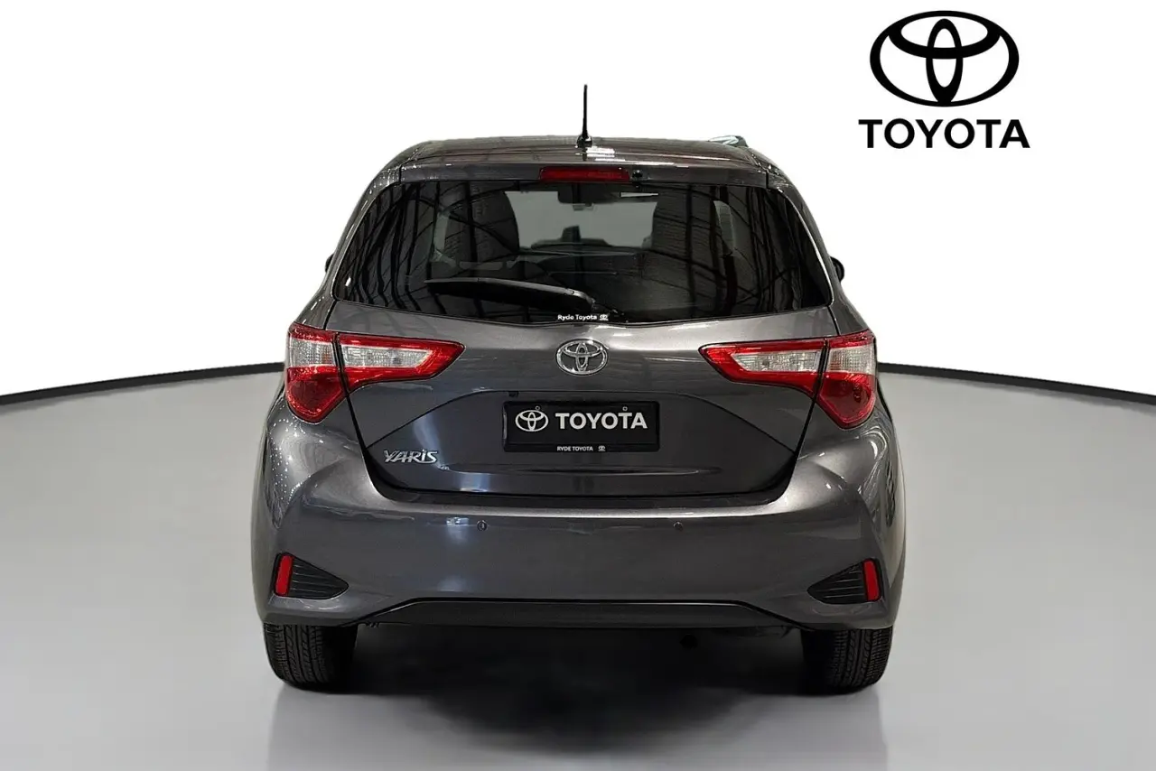 2020 Toyota Yaris Gallery Image 7