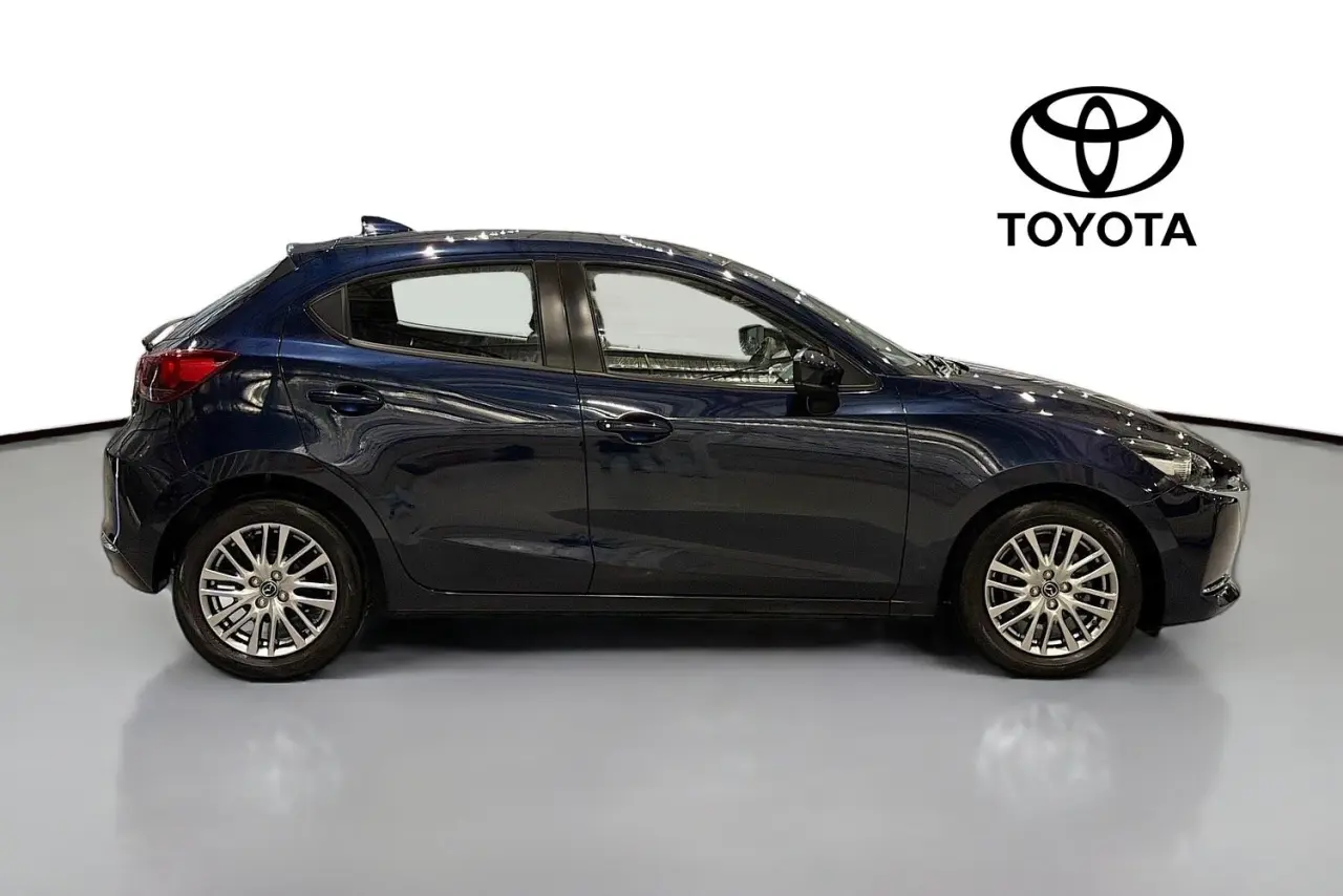 2022 Mazda 2 Gallery Image 11