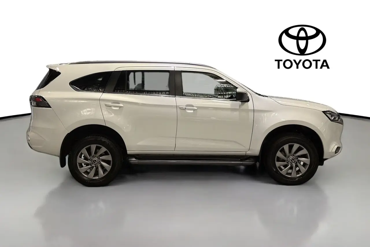 2024 Isuzu MU-X Gallery Image 11