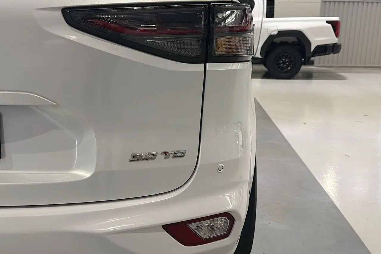 2024 Isuzu MU-X Gallery Image 9