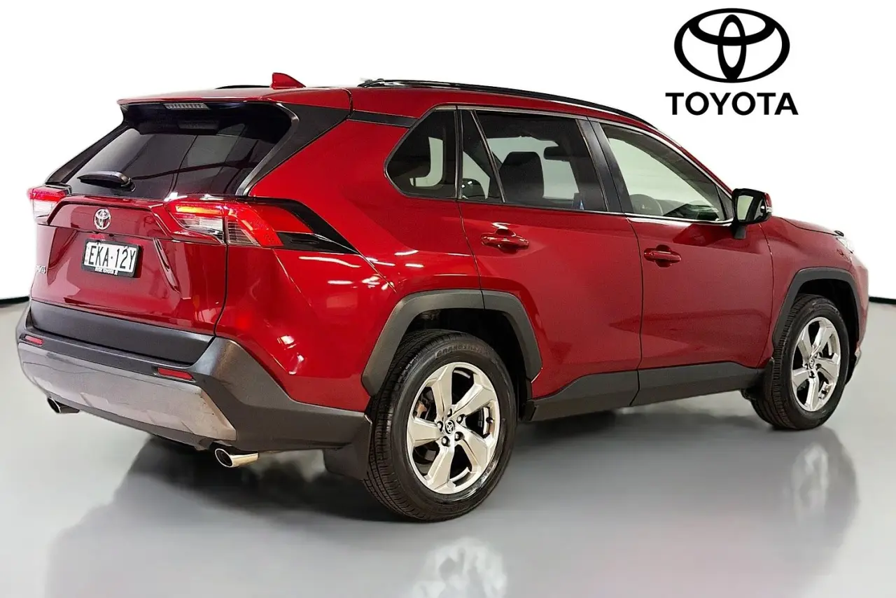 2020 Toyota RAV4 Gallery Image 10