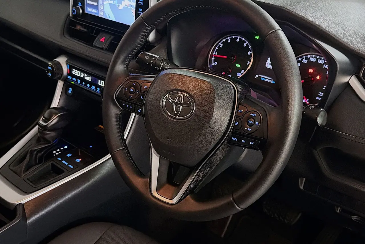 2020 Toyota RAV4 Gallery Image 14