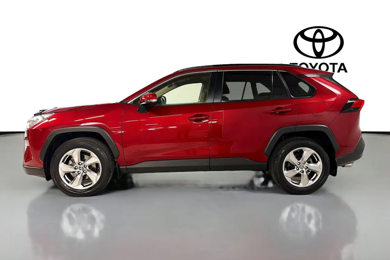2020 Toyota RAV4 Gallery Image 5