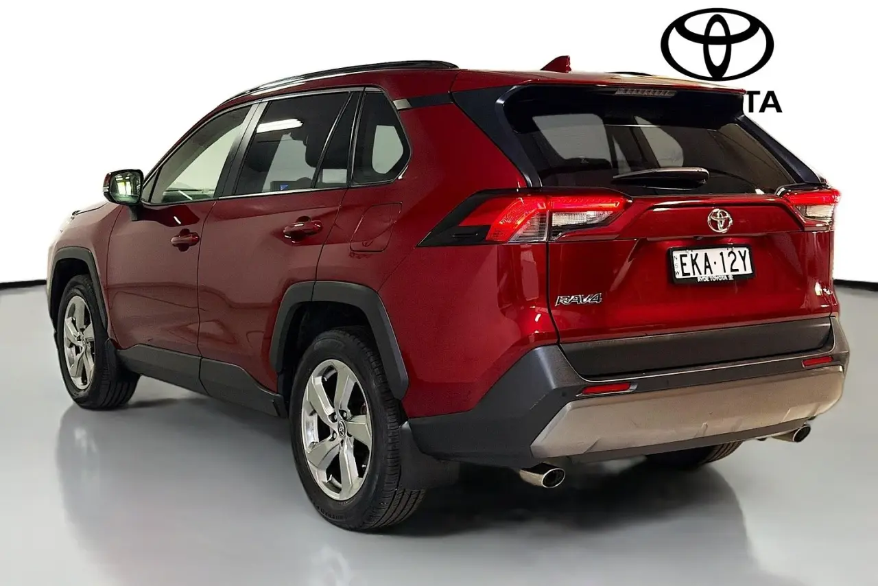 2020 Toyota RAV4 Gallery Image 6