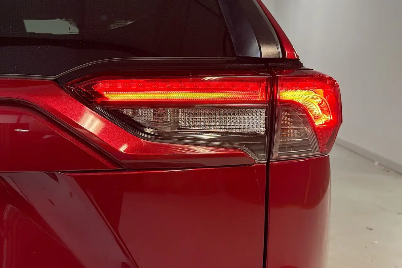 2020 Toyota RAV4 Gallery Image 9