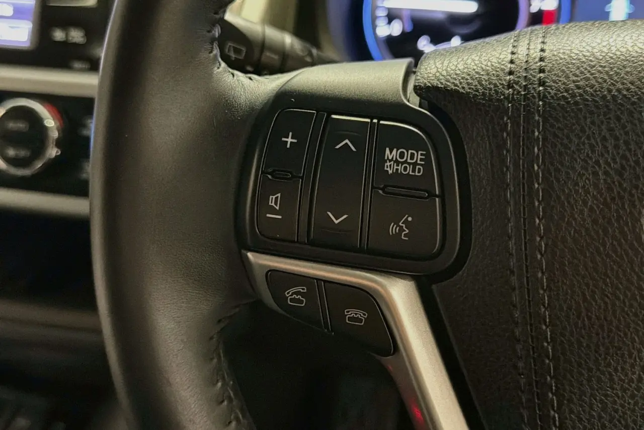 2016 Toyota Kluger Gallery Image 19